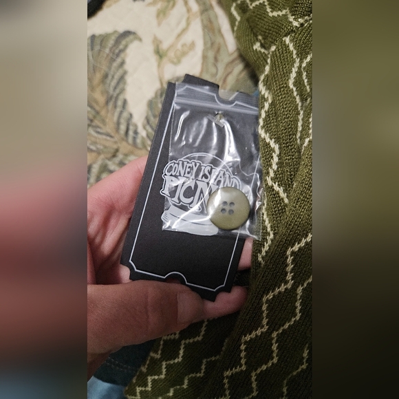 CONEY ISLAND PICNIC Knit Button-Down Short Sleeve Shirt. Olive Green.Size S NWT - Picture 7 of 12